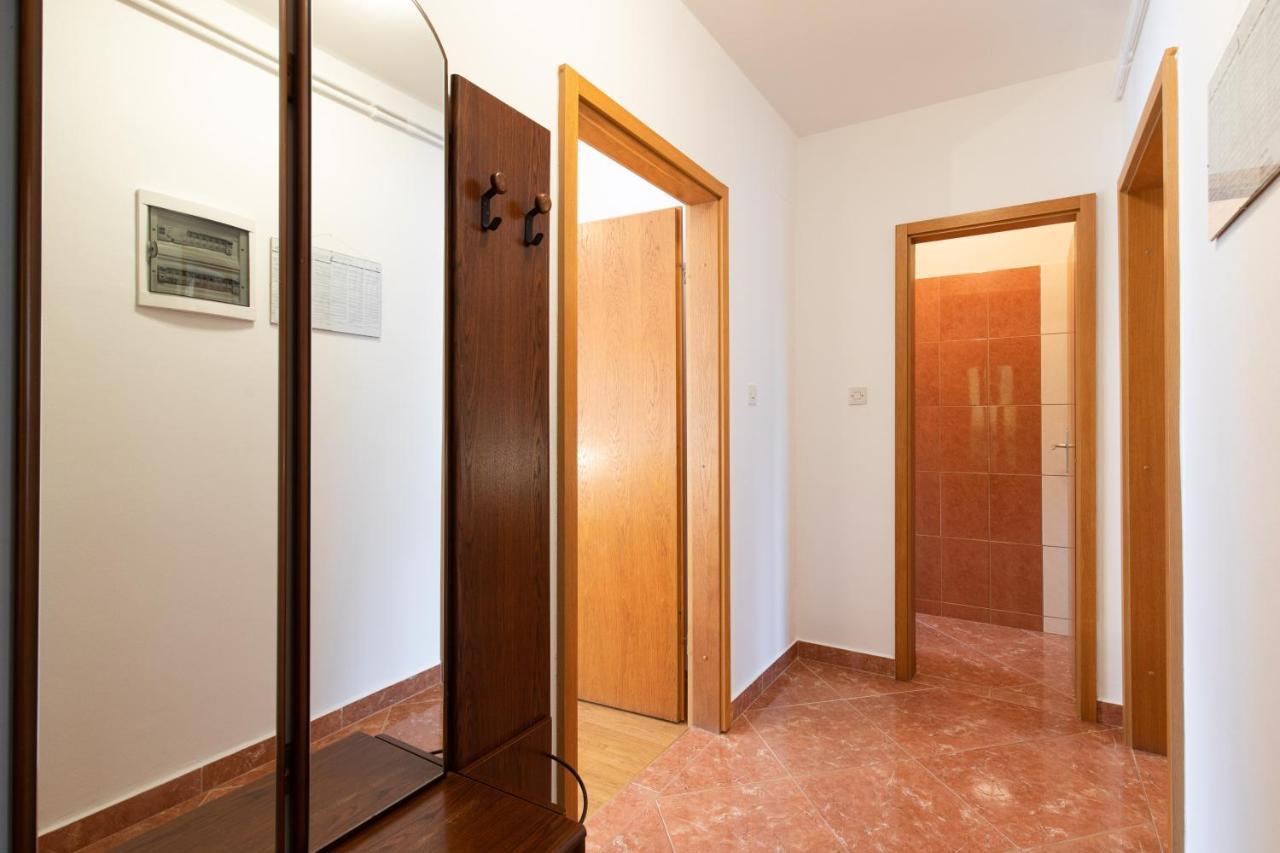 Apartamento Justic Krk Town Exterior foto