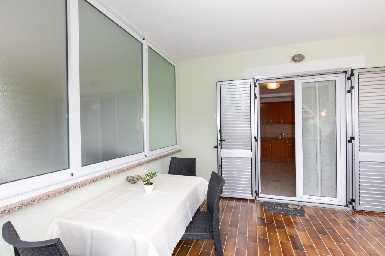 Apartamento Justic Krk Town Exterior foto