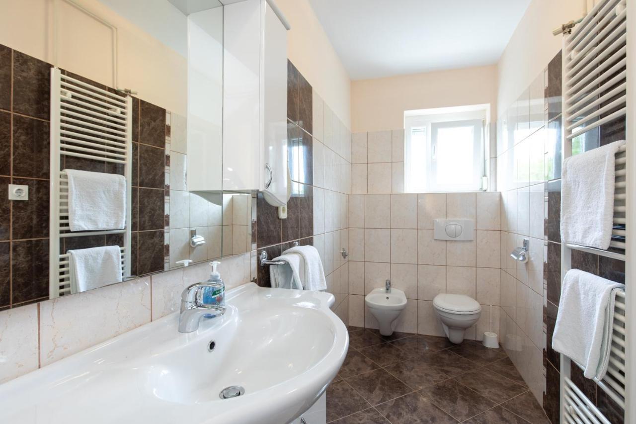 Apartamento Justic Krk Town Exterior foto